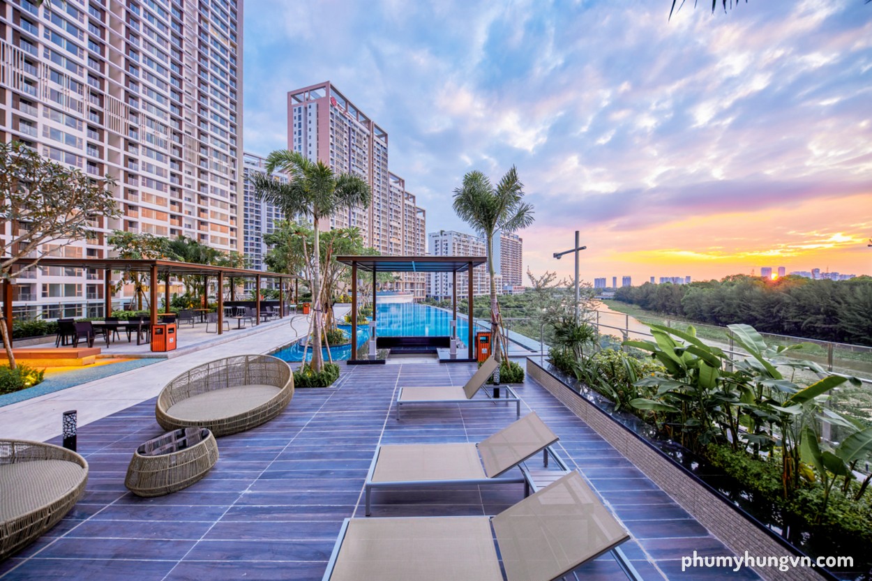 Tầng tiện ích đẳng cấp - Hồ bơi vô cực The Peak Midtown